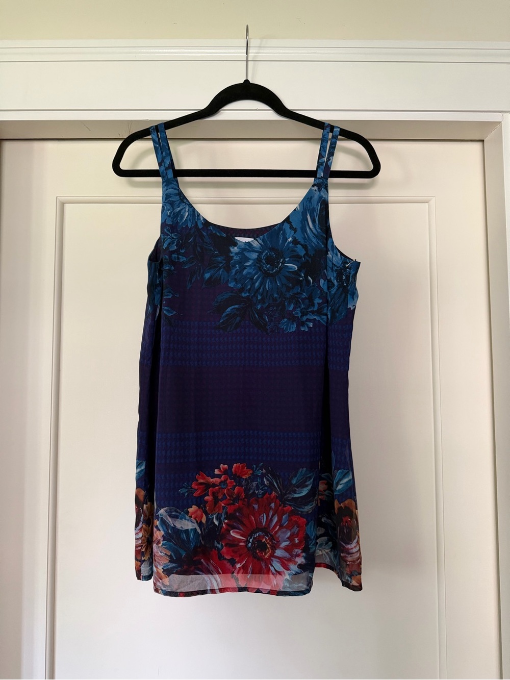 CAbi Artist Cami Navy Floral Print Tank NWT — Size M